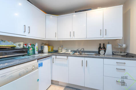 33 Kilvinton Drive EN2 0BE-11