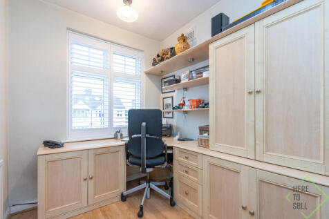 33 Kilvinton Drive EN2 0BE-32