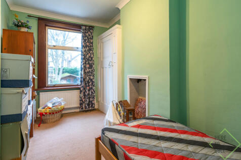 73 Grovelands Road, London, N13 4RJ-7