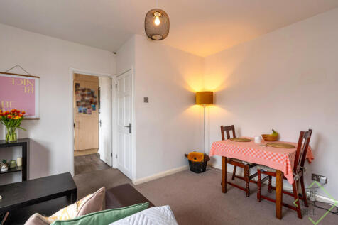 Alexandra Grove, London, N4