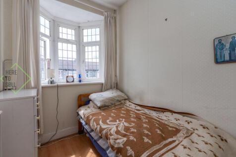 1 Northumberland Gardens, EDMONTON, N9 9LN-10