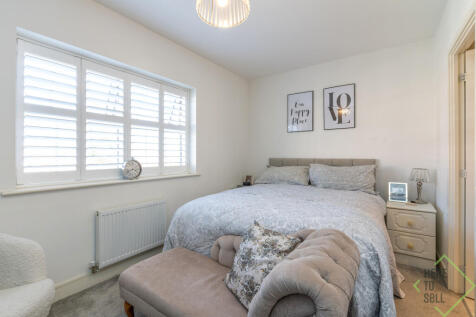 Bedroom 1 (4)