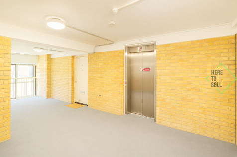 East Smithfield, London, E1W