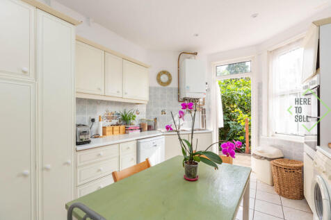 10 Hillside Avenue, N11 3DE-16