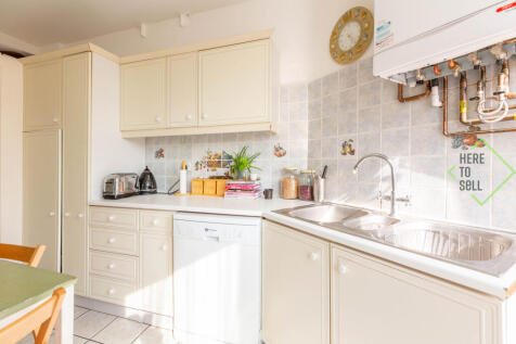 10 Hillside Avenue, N11 3DE-18