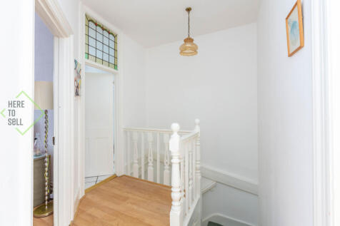 10 Hillside Avenue, N11 3DE-19
