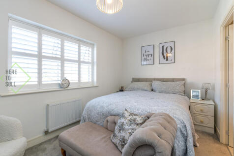 Bedroom 1 (4)