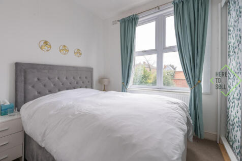 Flat B, 69 Beaconsfield Rd-N11 3AA-3