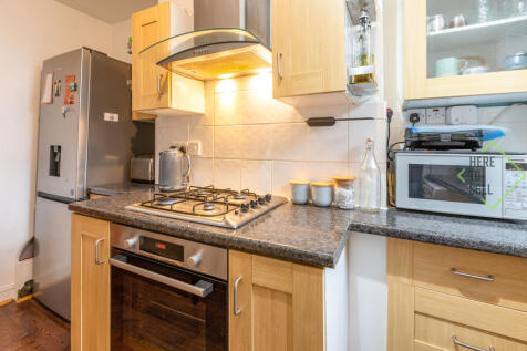 Flat B, 69 Beaconsfield Rd-N11 3AA-22