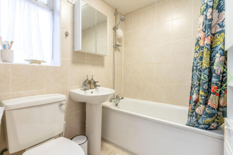 Flat B, 69 Beaconsfield Rd-N11 3AA-2