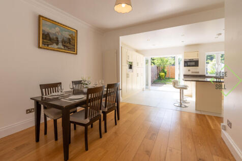 77 Warwick Road N11 2SP-35