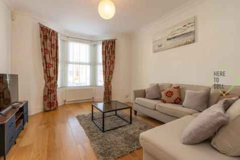 77 Warwick Road N11 2SP-19