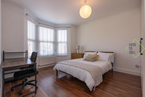 77 Warwick Road N11 2SP-10