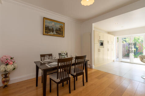 77 Warwick Road N11 2SP-30