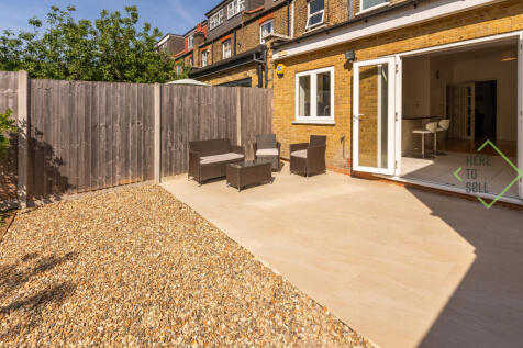 77 Warwick Road N11 2SP-37