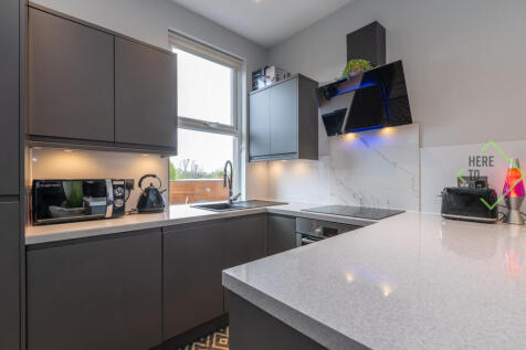 28 Sketty Road EN1 3SE-19