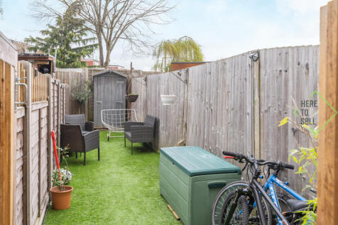 28 Sketty Road EN1 3SE-6