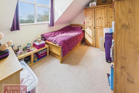 CAM01619G0-PR0106-STILL008.jpg