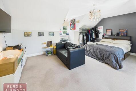 CAM01619G0-PR0118-STILL024.jpg