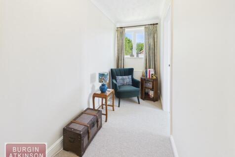CAM01619G0-PR0120-STILL015.jpg
