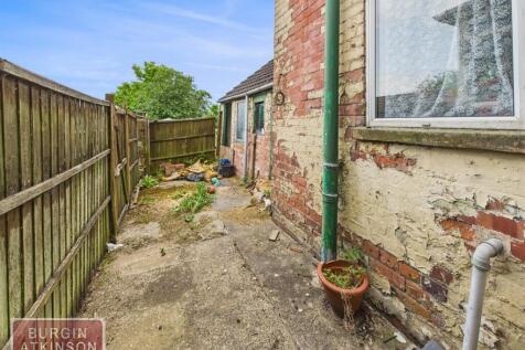 CAM01619G0-PR0133-STILL012.jpg
