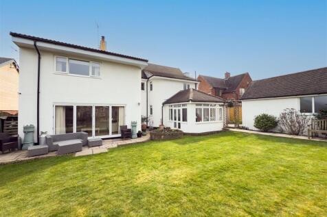 11 The Drive Rear Garden 40.jpg