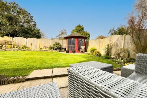 11 The Drive Rear Garden 42.jpg