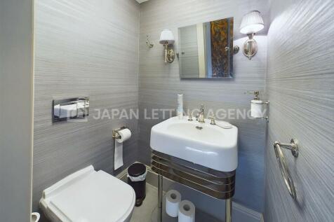 CAM02206G0-PR0093-STILL015.jpg