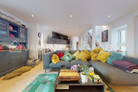 Living Room1-2_Watermarked.png