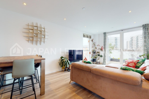 Livingroom1-3_Watermarked.png