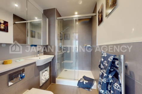 Bathroom2-1_Watermarked.png