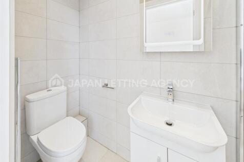 CAM04401G0-PR0050-STILL013.jpg
