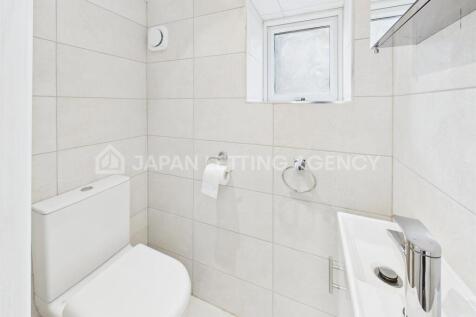 CAM04401G0-PR0050-STILL017.jpg