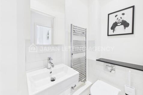 CAM04401G0-PR0062-STILL007.jpg