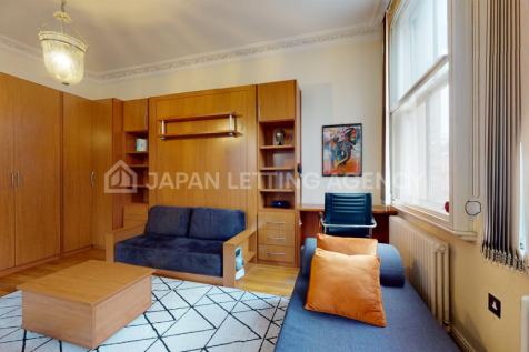 Livingroom 1-3_Watermarked.png