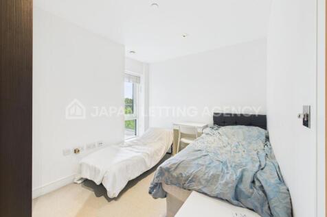 CAM04401G0-PR0067-STILL003.jpg