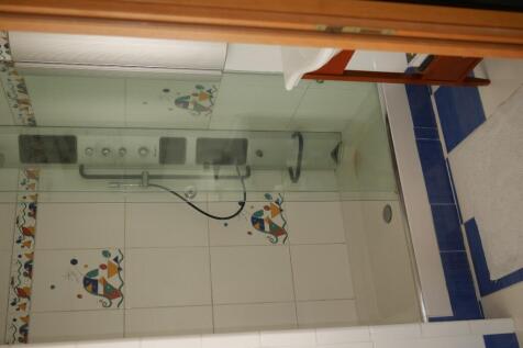 Bedroom 4-Shower