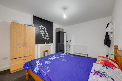 05-thumb72c282105-JJ-RXS-Collier Row Rd-21.jpg