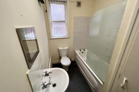 bathroom-2-9-lord-street.jpg