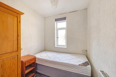 03-001eJUS05124-small.JPG