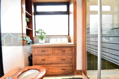 bed 4 ensuite 