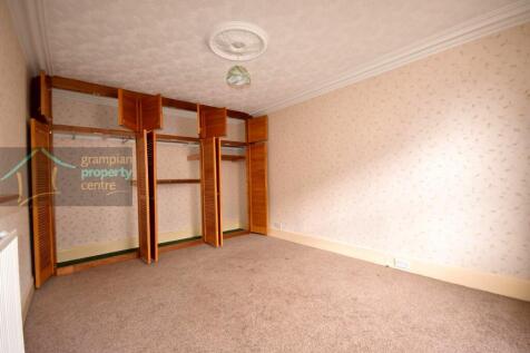 ground floor bedroom .JPG