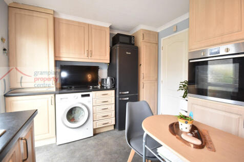 Kitchen 3.JPG