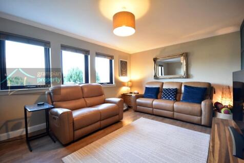 lounge 2 .JPG