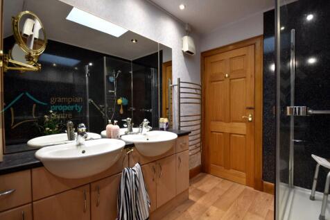 shower room 2.JPG