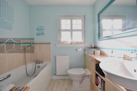 bathroom .JPG