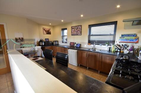 kitchen 4 .JPG