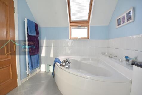 en-suite 2 .JPG