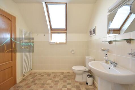 bathroom 2 .JPG