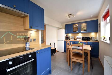 kitchen 2 .JPG
